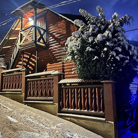 Pid Playem Villa Volovets Buitenkant foto