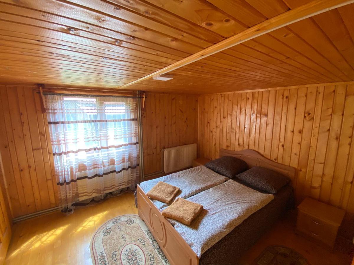 Pid Playem Villa Volovets Buitenkant foto