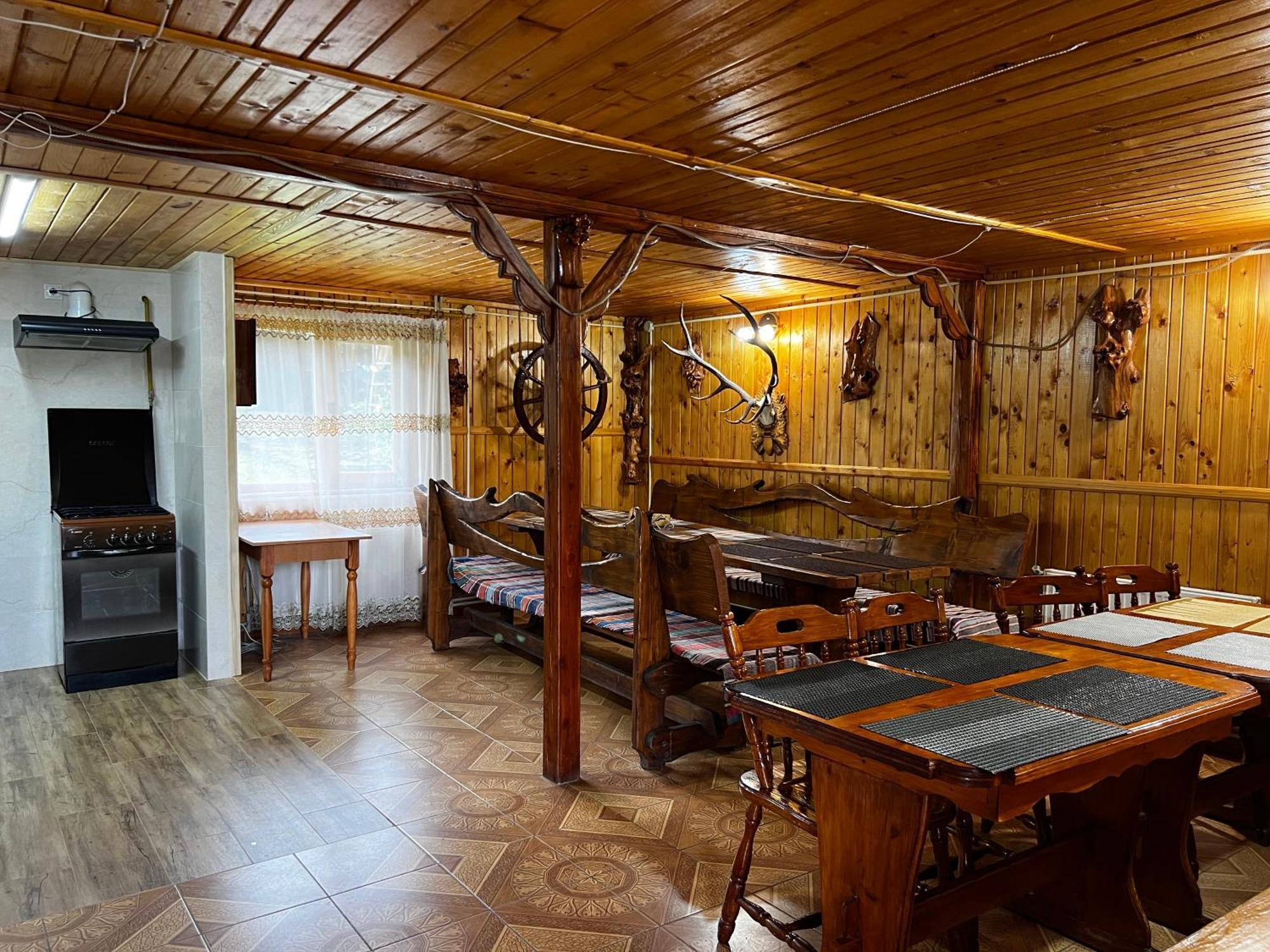Pid Playem Villa Volovets Buitenkant foto